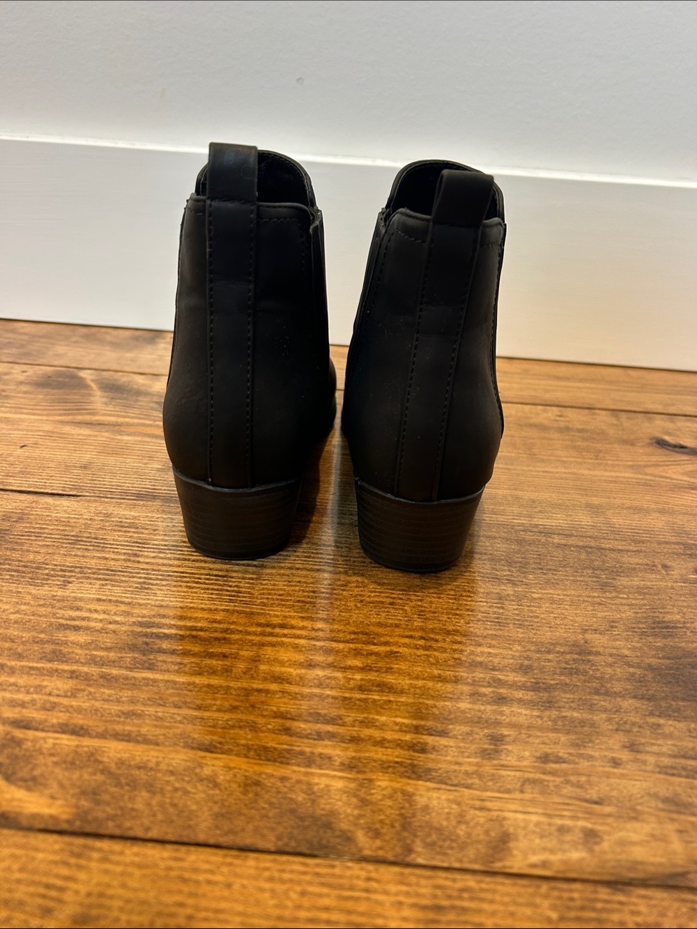 🖤Black Chelsea Ankle Boots with Elastic Panels - Picture 4 of 8